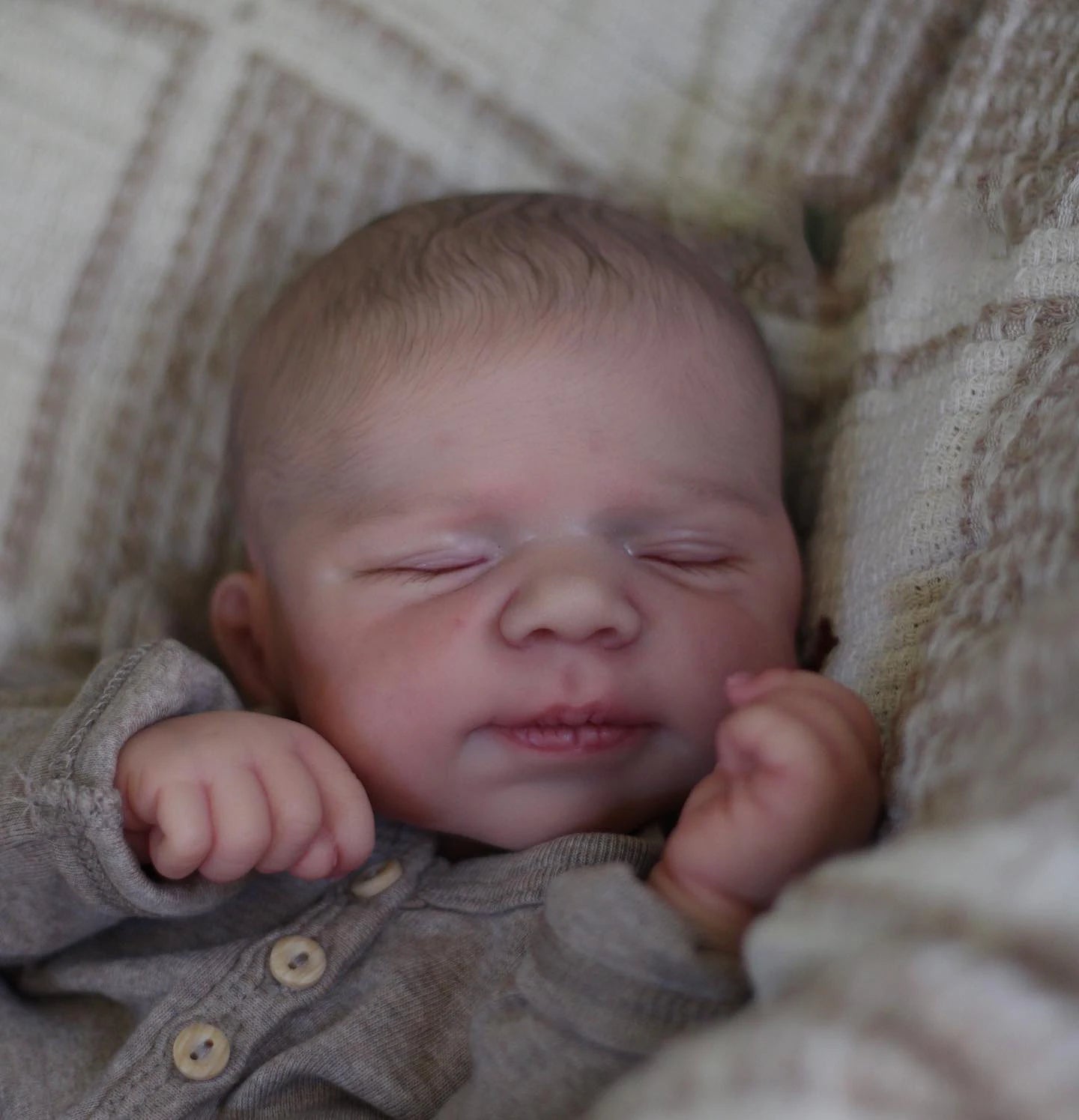 Lifelike 49cm Reborn Baby Doll – Realistic Sleeping Newborn with Soft Touch & Visible Vein Details